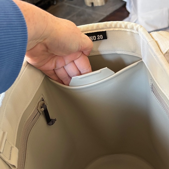 YETI Women's Beige Tote Bag - Picture 5 of 6